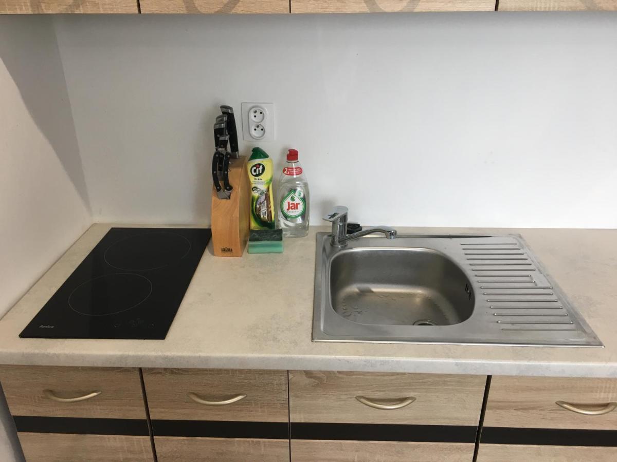 Lovely Studio Apartment Nové Zámky Екстериор снимка